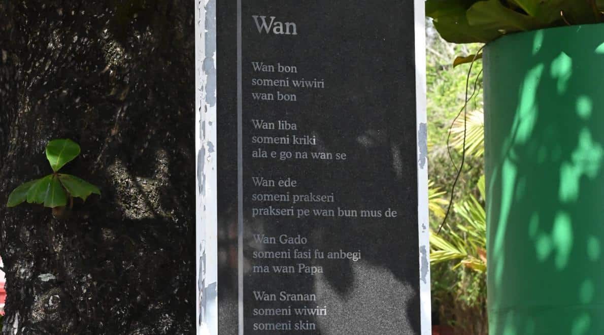 Dobru met gedicht Wan