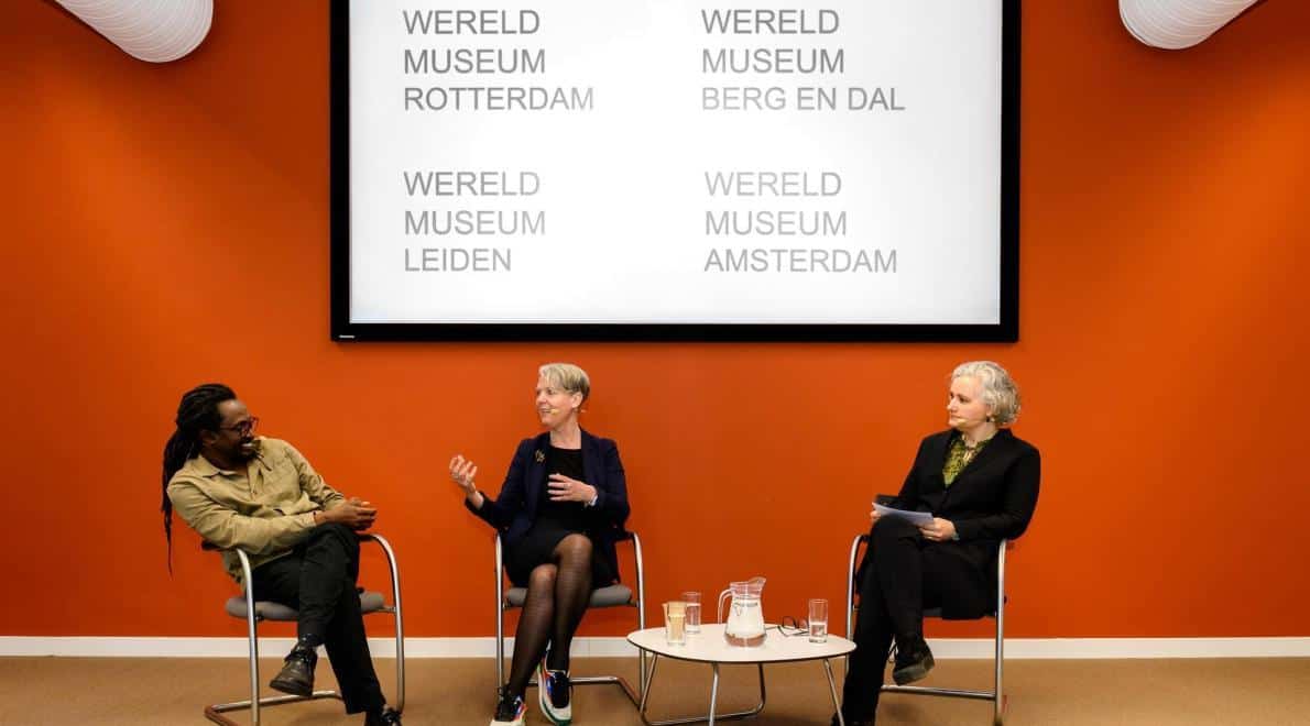 Directie Tropenmuseum, Afrika Museum, Museum Volkenkunde en Wereldmuseum presenteert nieuwe naam  v.l.n.r. Wayne Modest, Marieke van Bommel, Vera Carasso (directeur Museumvereniging) Foto: Rick Mandoeng