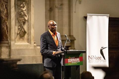 Urwin Vyent, tijdens NiNsee nieuwstoespraak. Foto NiNsee