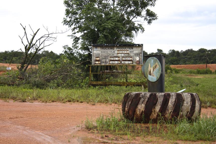 Vergane glorie in Moengo, oost-Suriname, ooit het epicentrum van de Surinaamse bauxietindustrie. Foto Zoë Deceuninck