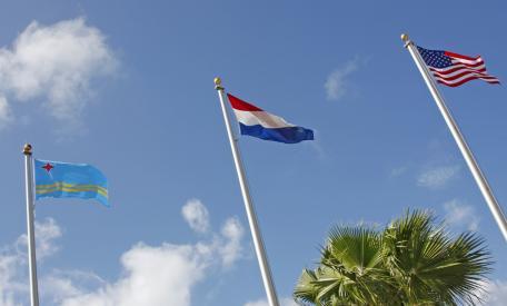 Vlaggen van Aruba, Nederland en Amerika