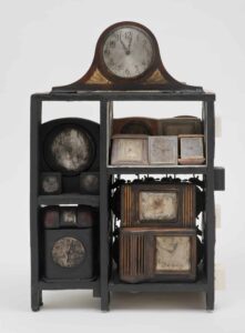 Museum Het Domein toont Still Tickin’ expo van Betye Saar