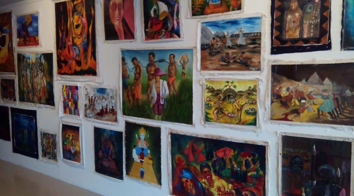 Simuda Nyuma schokt en boeit