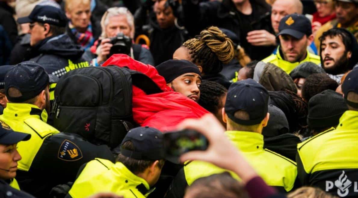 Anti-zwarte piet demonstranten krijgen terugbetaling advocaatkosten