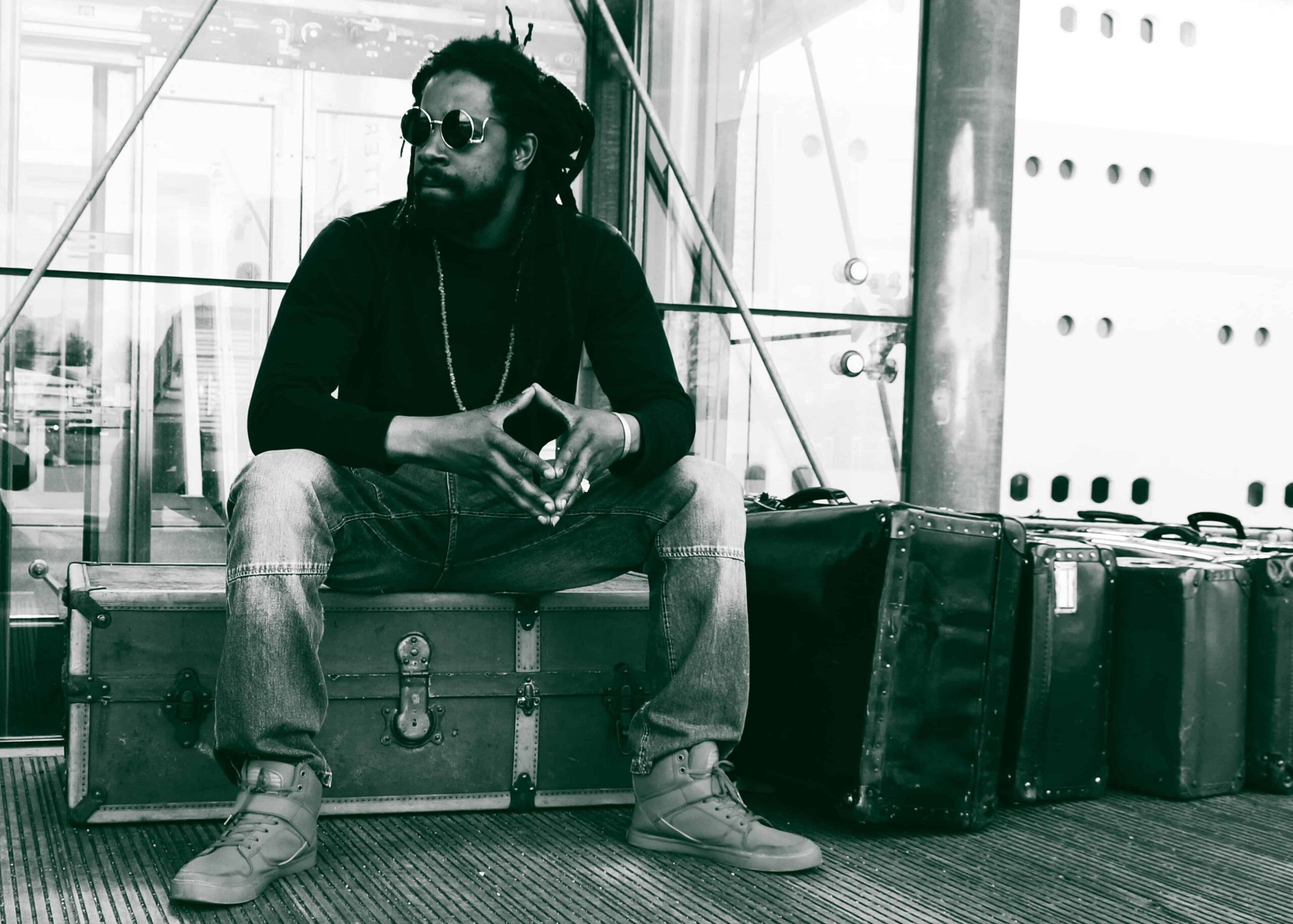 Fullanny lanceert zijn debuut single internationaal