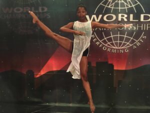 Anita Abaisa sprak danseres Omani Ormskirk