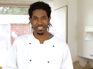 Jurino Ignacio licht de Creoolse keuken uit