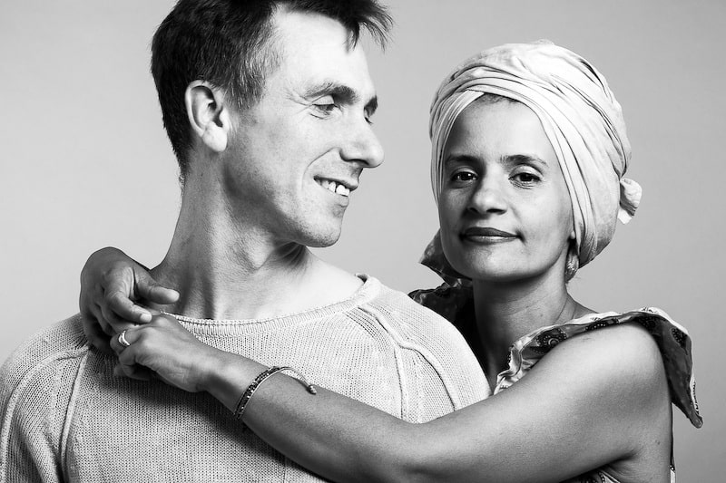 AMAL EN TOM, EEN MIXED COUPLE