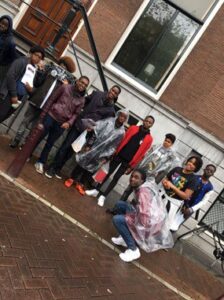 Studenten ontdekken sporen van Amsterdams "gedeeld verleden"