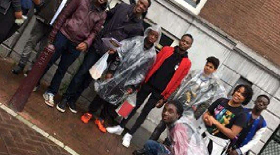 Studenten ontdekken sporen van Amsterdams "gedeeld verleden"