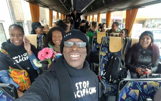 Nadat Mitchell Esajas deze selfie deelde op Facebook volgde er een lawine aan racistische en bedreigende reacties