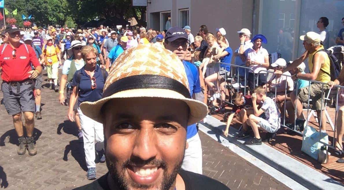 Mo Hersi brengt met Wereldteam kleur bij de Nijmeegse Vierdaagse