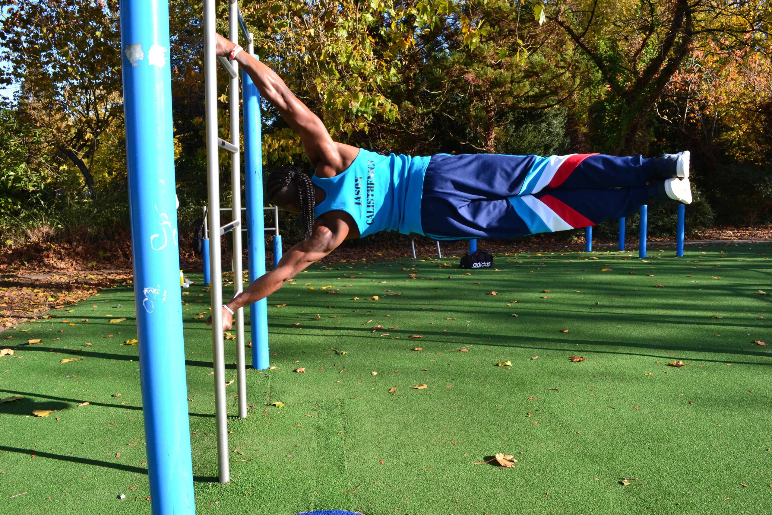 Jason tilt Calisthenics moeiteloos naar een hoger niveau
