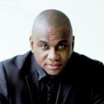 Fuck je comfort. Fuck jouw timing. Fuck jouw comfort