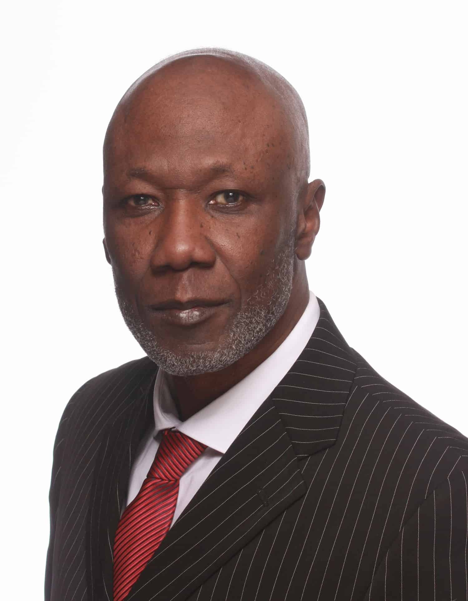 Wie is die bigiskin blakaman die Afro- Surinaams/ Nederlandse vrouwen in hun slaap seksueel molesteert?