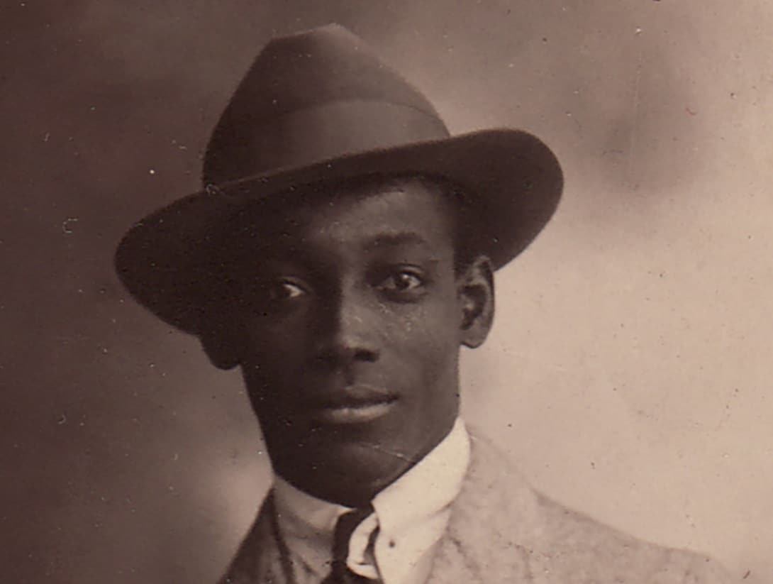 The Black Archives en uitgeverij Atlas Contact organiseren een Anton de Kom-schrijfwedstrijd