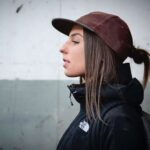 Torenhoge muurschildering tegen klassenongelijkheid op Leidseplein