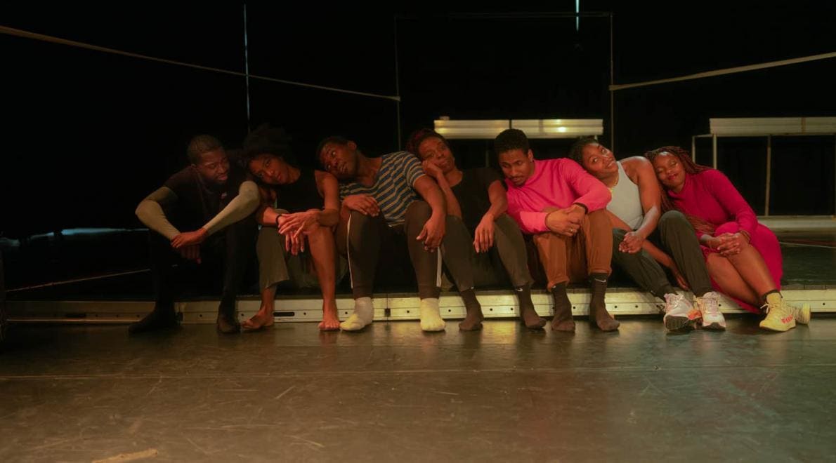 "Hier zijn we koningen" | een muzikale theaterbeleving over ontworteling en de reis erna