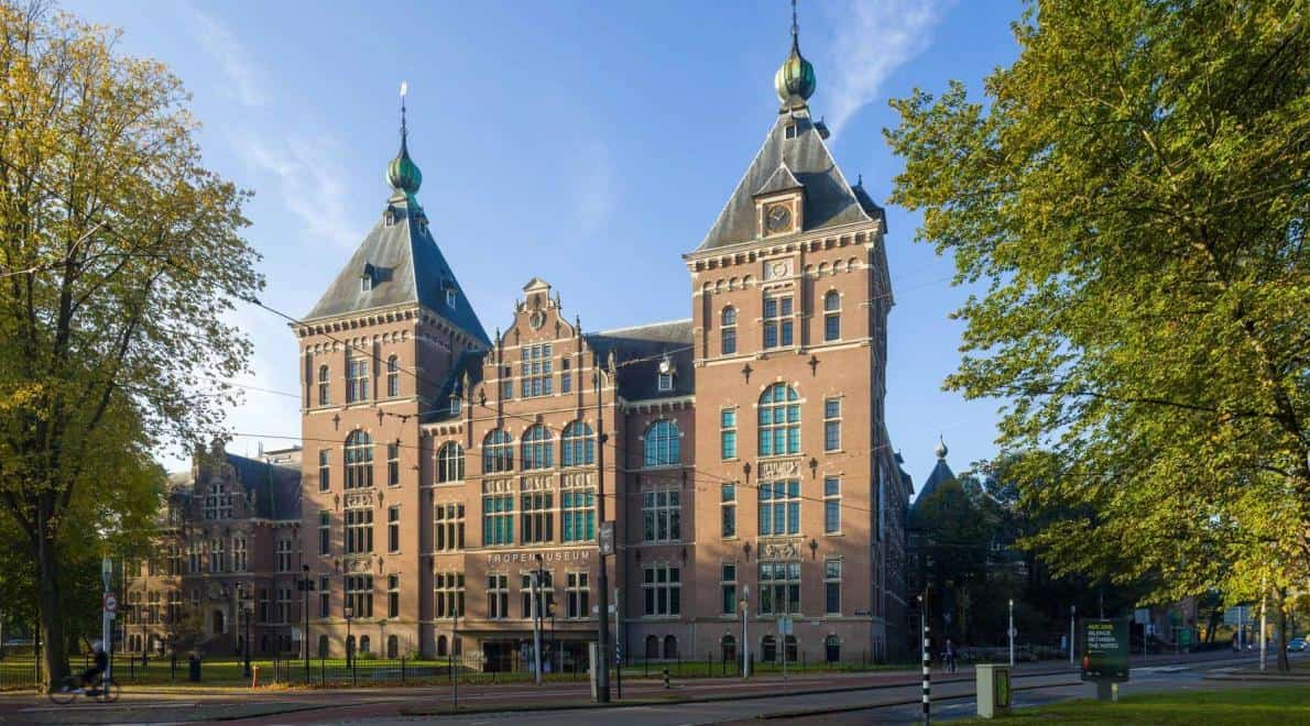 Gebaar voor 'tot slaaf gemaakt' geïntroduceerd in Youtube video