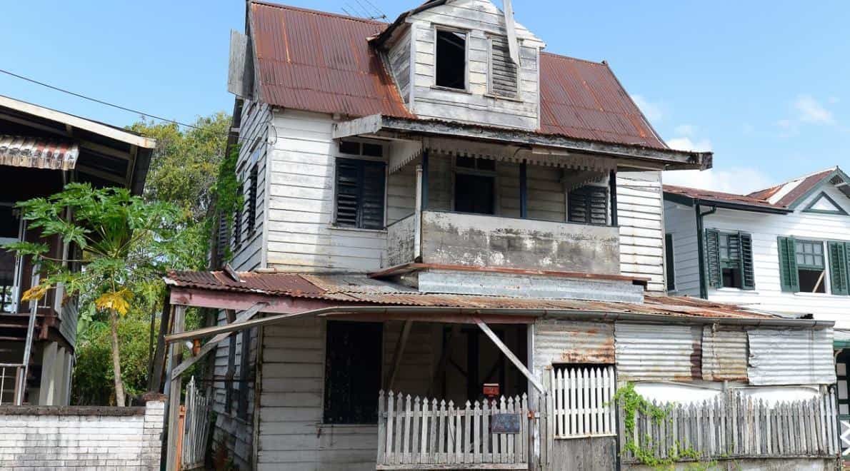 Tentoonstelling "Luku/Omzien naar... Hoe Suriname inspireert en verbindt"