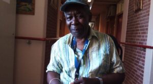 Surinaamse ouderen leven op dankzij cultuurspecifieke zorg