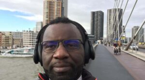 Taal; middel of doel?