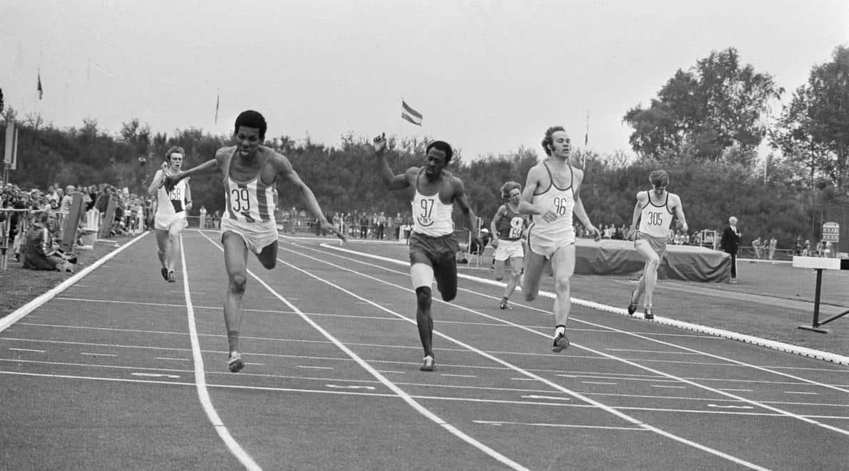 Curaçaose oud-topsprinter Raymond Heerenveen in Andere Tijden Sport: protest op spikes