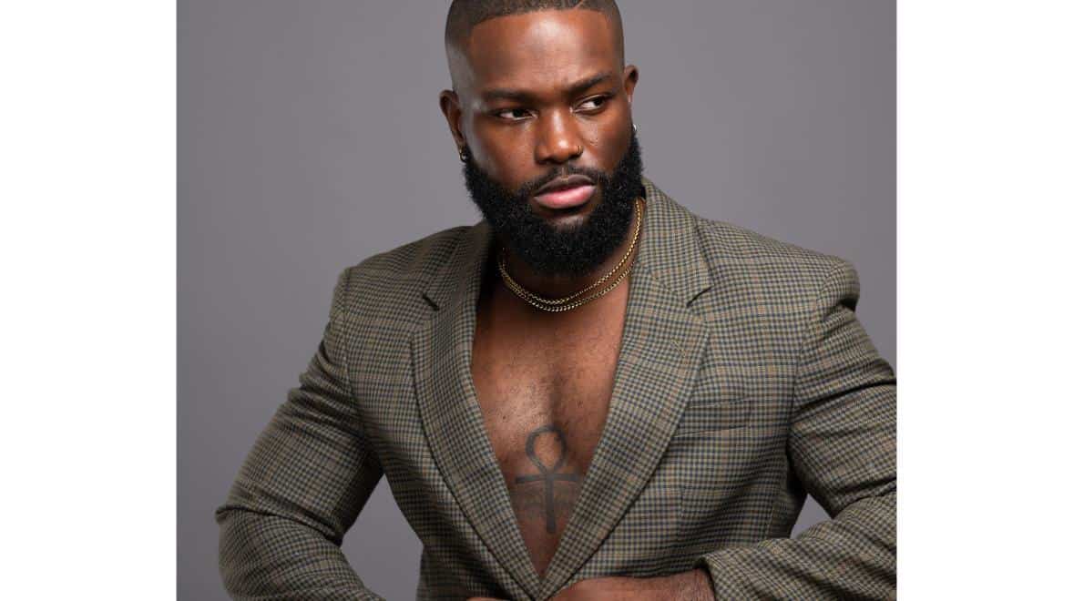 Sint Maartense zanger Kenyo brengt 'boodschap van eenheid' naar opening 'Nationaal stilstaan bij corona'-expo