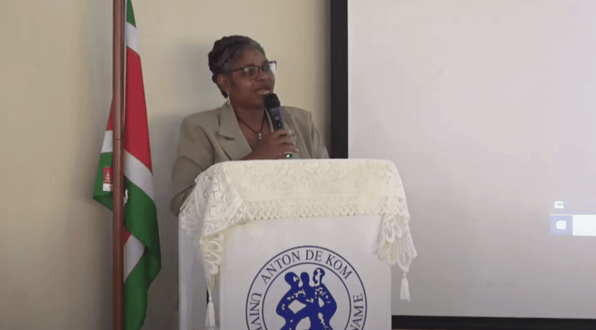 AdeKUS voorzitter noemt Africana cursus in rij van mijlpalen