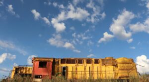 Wat heeft de Nederlandse ontwikkelingshulp betekent voor Suriname?