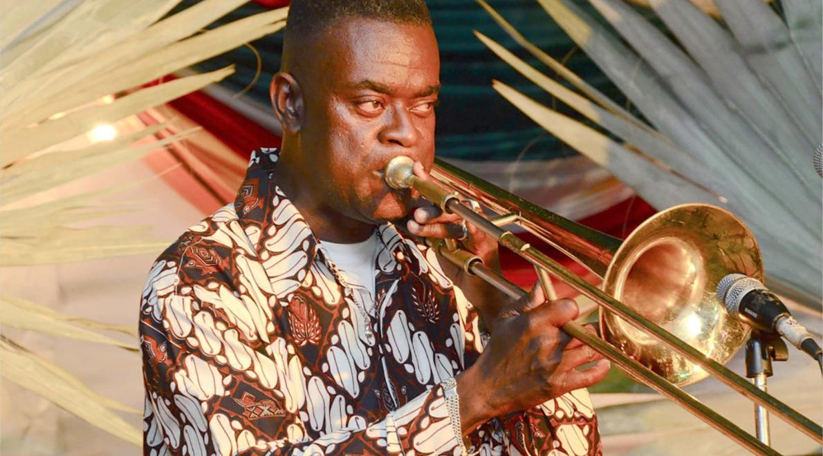 John Hawker debuteert met De missie van Rudi Spa