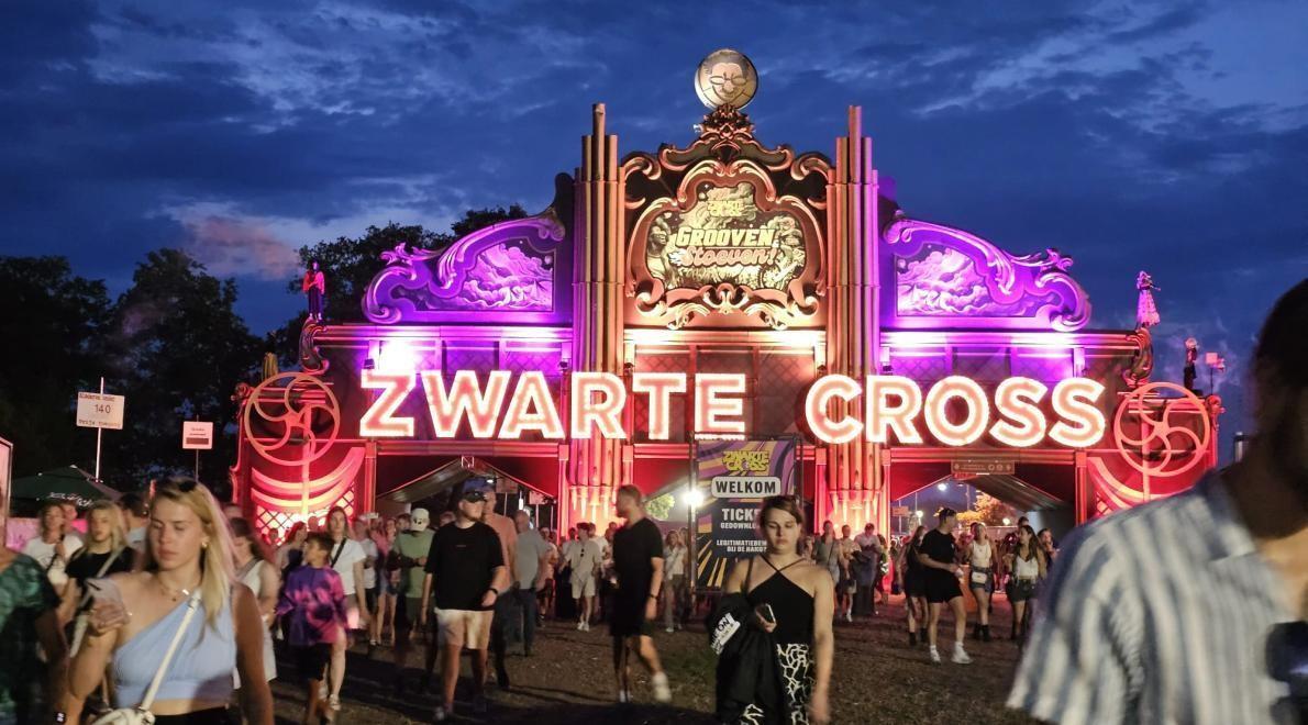 Zwarte Cross 2025: klompen, motoren en reggae-vibes