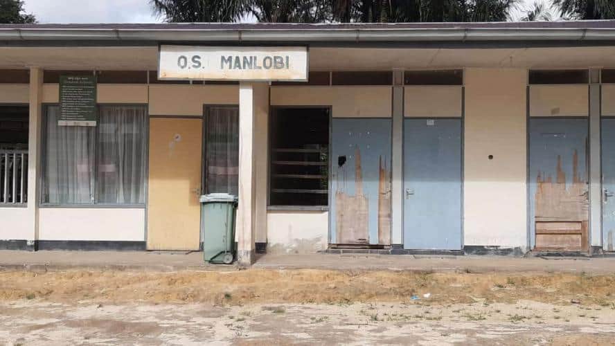 Schoolgebouw Manlobi